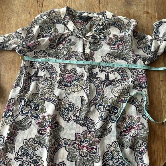 Banana Republic Sheer Tie Front Floral Paisley Ivory Earth Tone Blouse Size XS - Picture 3 of 5